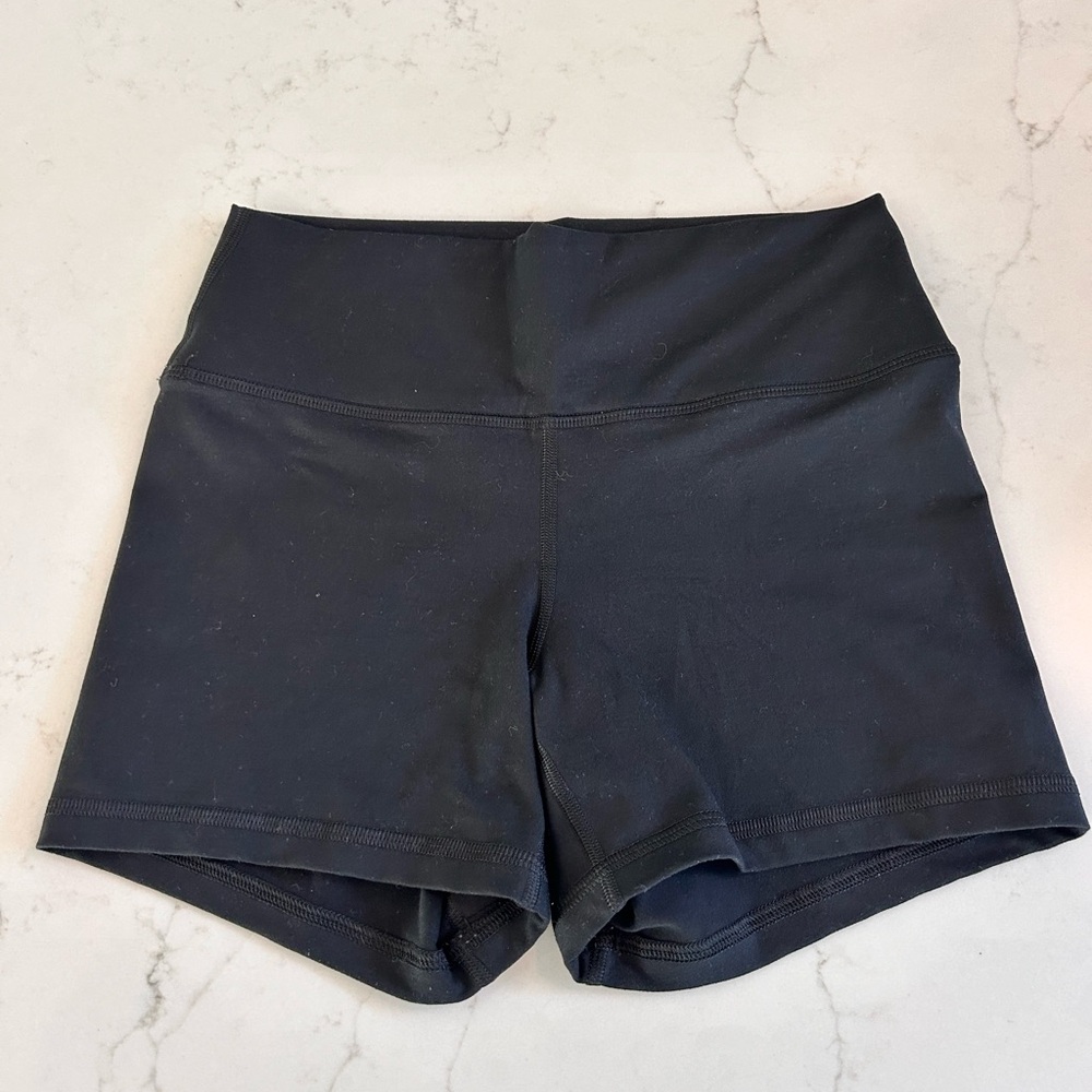 Fleo shorts. NWOT Pwr Mid High Short 3.75" S - $35